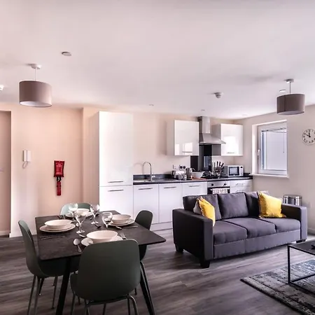 Modern & Spacious 2 Bed Apartment In Manchester Exterior photo
