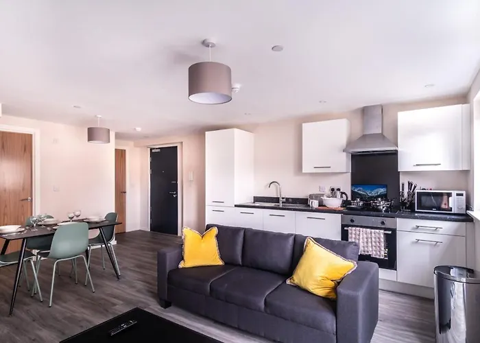 Modern & Spacious 2 Bed Apartment In Manchester
