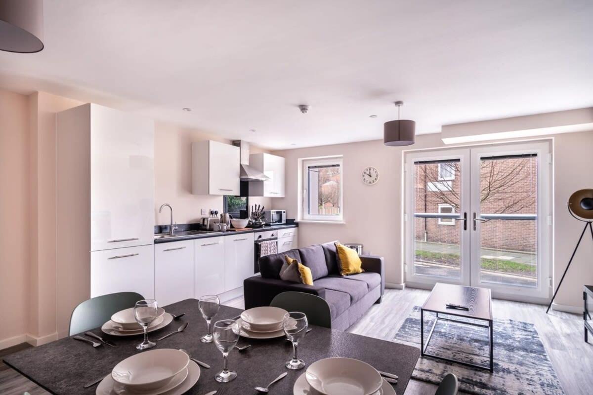 Modern & Spacious 2 Bed In Manchester